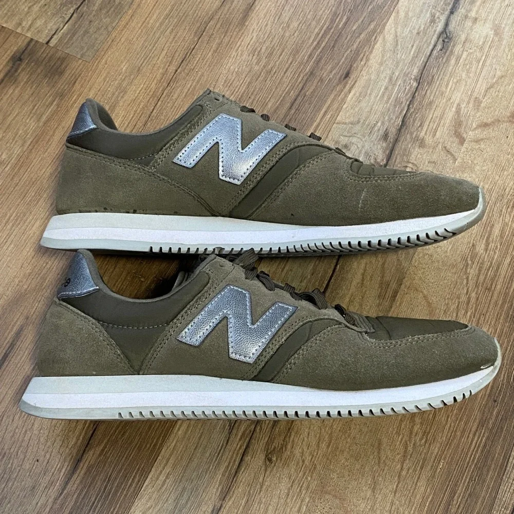 New Balance 420 Olive Green Silver Metallic Sneakers WL420DT2 Womens Size 9